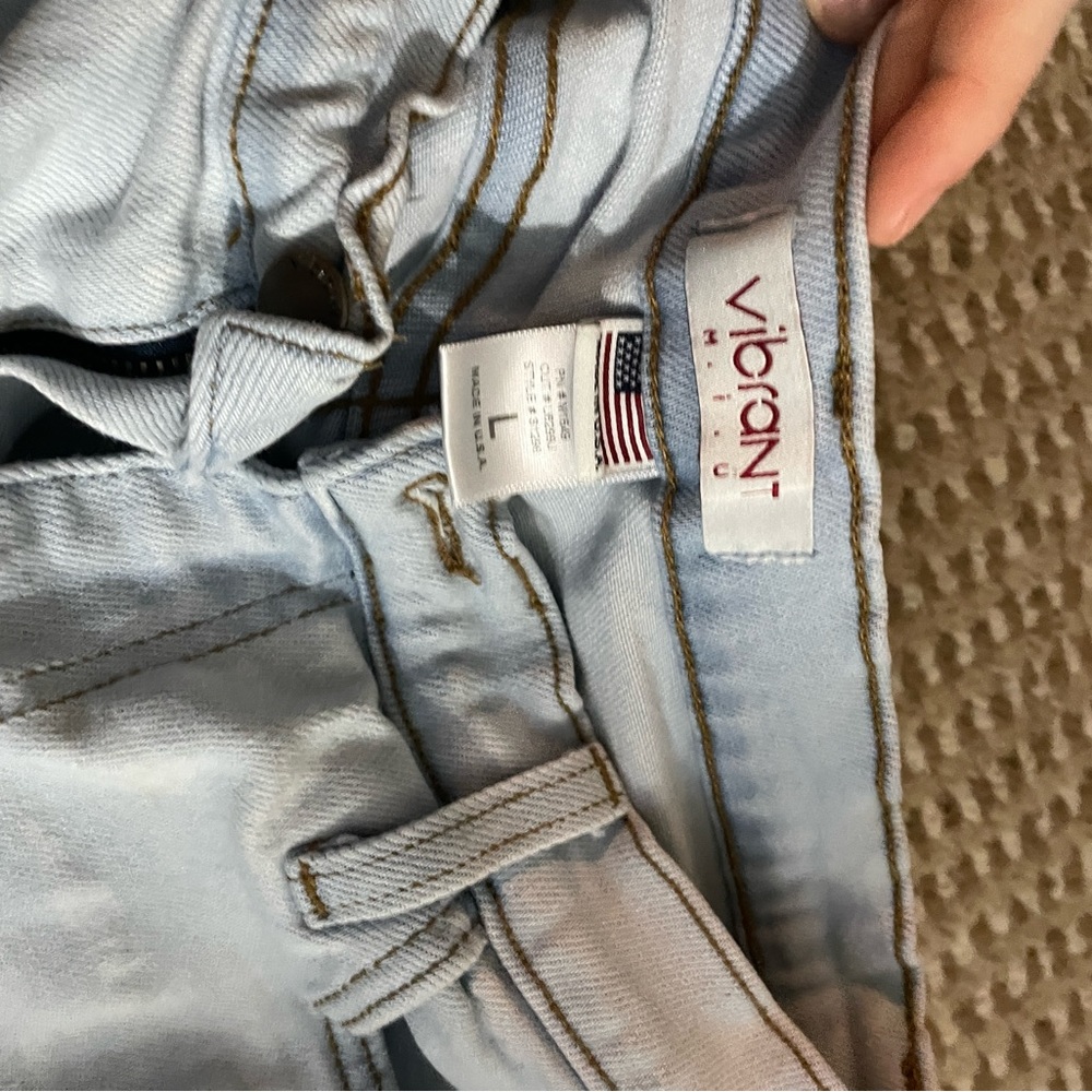 Vibran L shorts - Picture 2 of 2